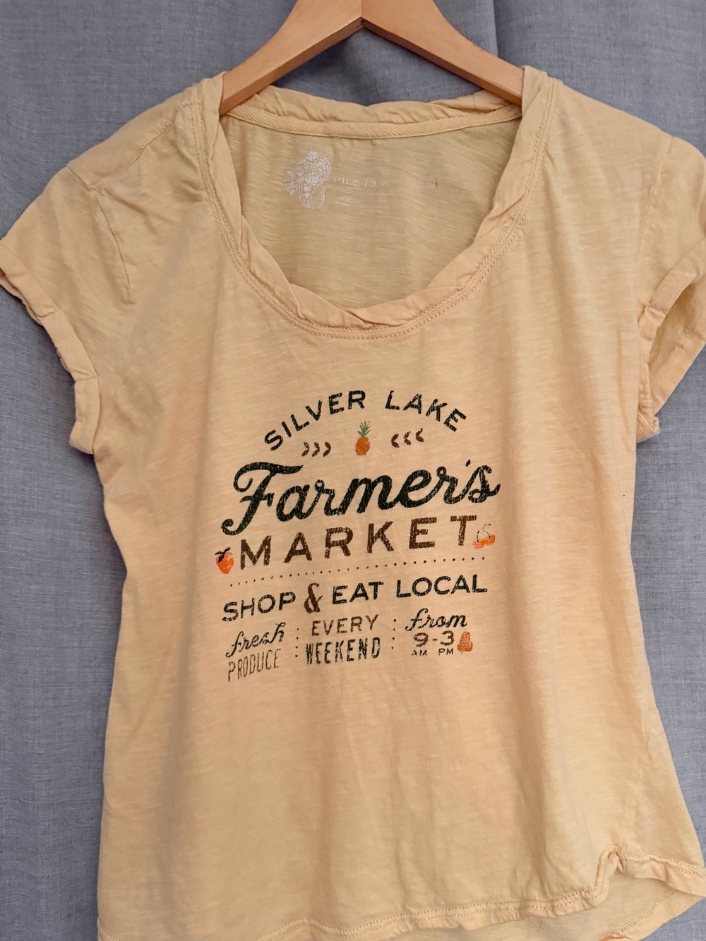 ANTHROPOLOGIE PILCRO Farmers Market Graphic Tee Size Small
